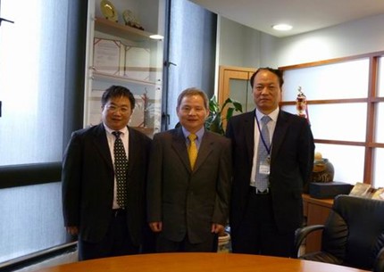 包院长与陈家祥院长、李弘晖副院长合影